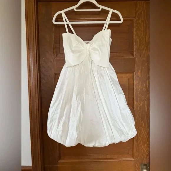 Show Me Your MuMu Bubble Bow Mini Dress 🤍 - Picture 5 of 9